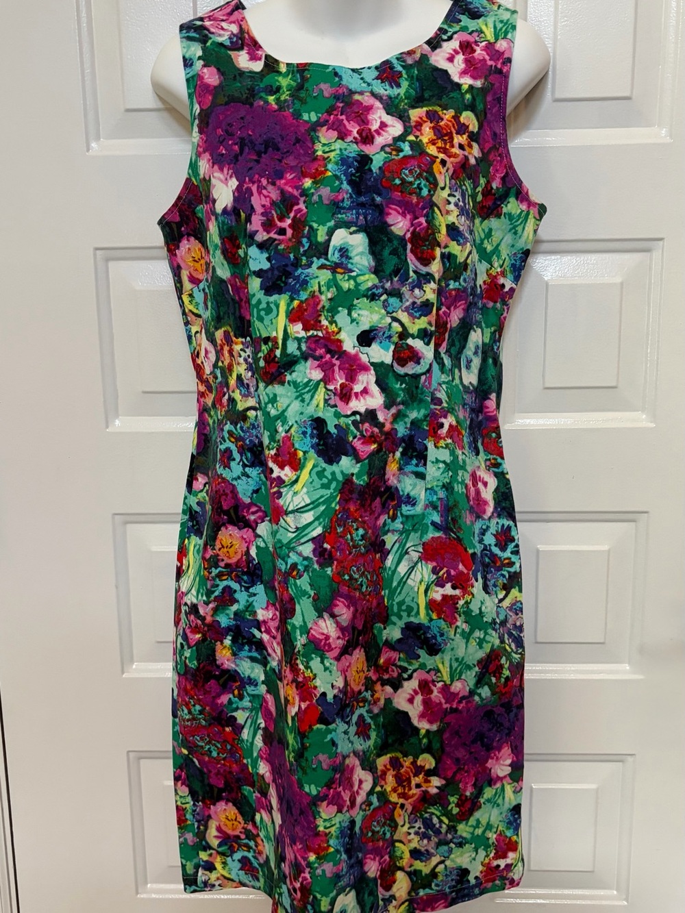 Chadwicks of Boston Women Scoop Neck Bright Colors Floral Sleeveless Dress Sz 6